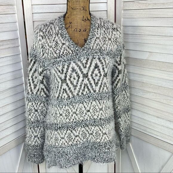 Style & Co Fuzzy Eyelash Knit Fair Isle Boho Sweater Gray White Small V-neck - Picture 1 of 11